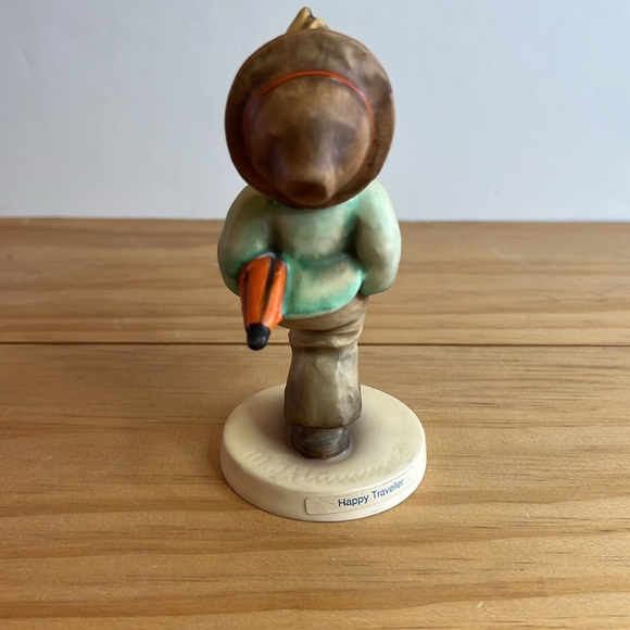 VINTAGE HUMMEL HAPPY TRAVELER #109/0 FIGURINE 1979 TMK-6 - Picture 3 of 6